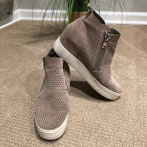 Steve Madden wedge sneakers size 8